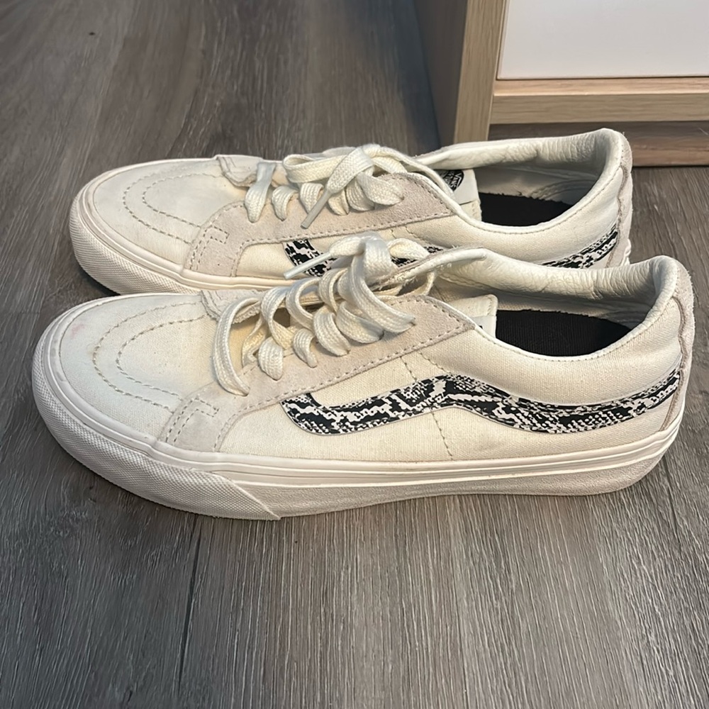 Womens vans great shape only used a few times size 7.5